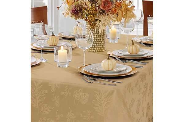 Home Fashions Elegant Woven Leaves Jacquard Damask Tablecloth