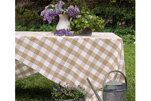 What are the unique and attractive features of Buffalo-Check Tablecloth's design?